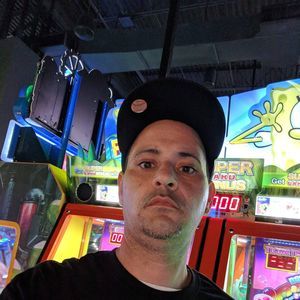 Meet your Posher, Dennis